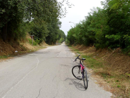 ex statale 80 nel quartiere di Villa Pavone a Teramo